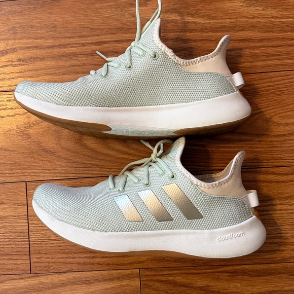 Adidas Cloudfoam Light Green Sneakers size 9.5 - Picture 2 of 4